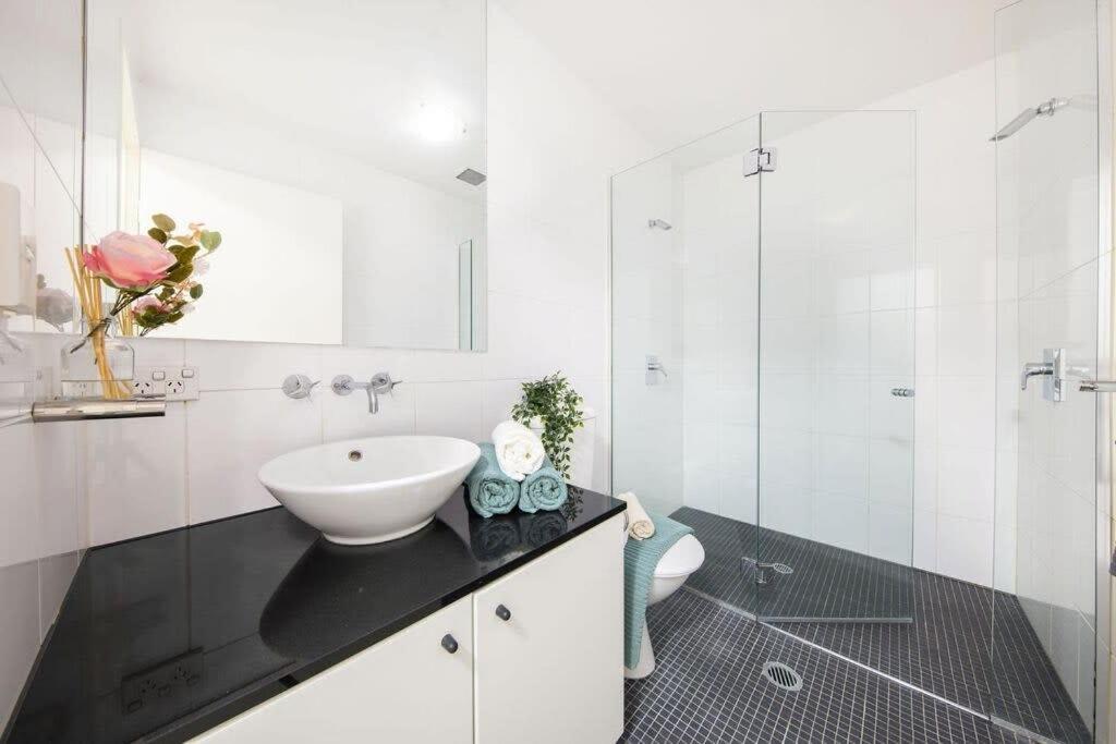 A Comfy For 6 Next To Darling Harbour Apartment Sydney