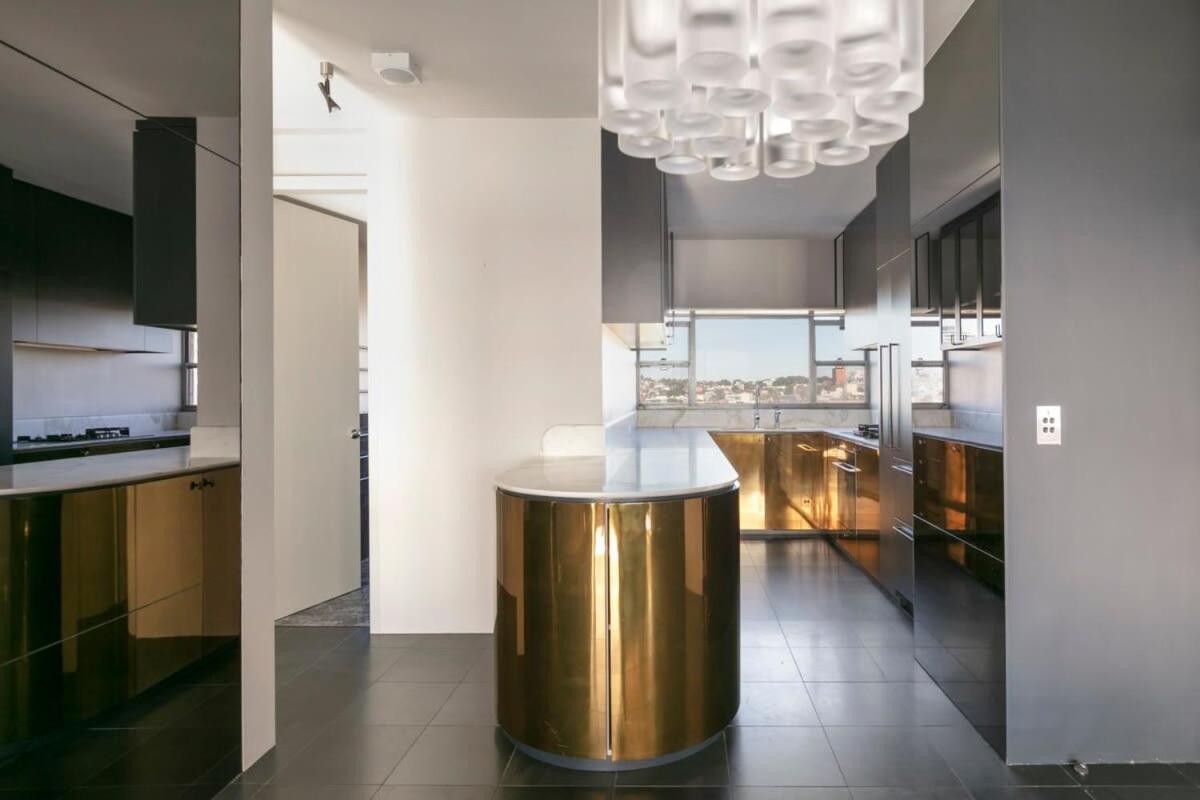 Luxury 1 Bedroom Apt With Harbour Views & Parking *