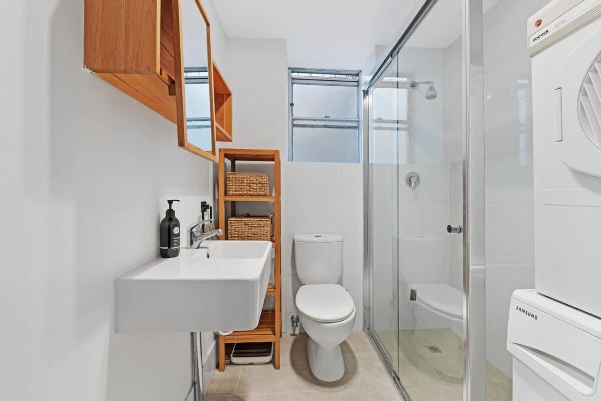 Centennial Park Light Filled Modern Apartment Sydney