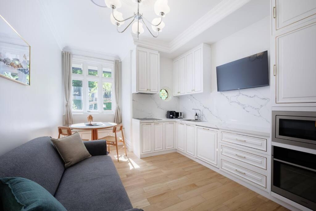 Cosy Federation Kirribilli 2 Bedroom #1