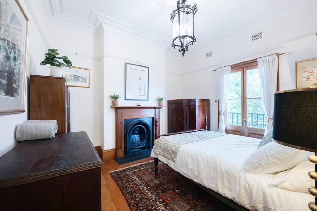 Chic Historical 3 Bedroom In The Rocks #l3 Apartment *