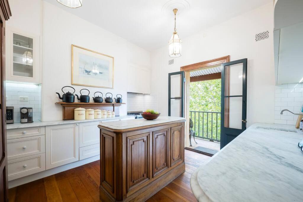 Chic Historical 3 Bedroom In The Rocks #l3 Sydney