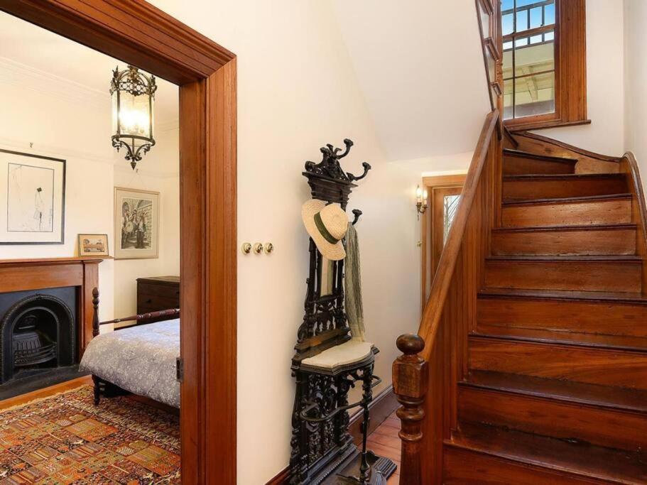 Chic Historical 3 Bedroom In The Rocks #l3 Apartment