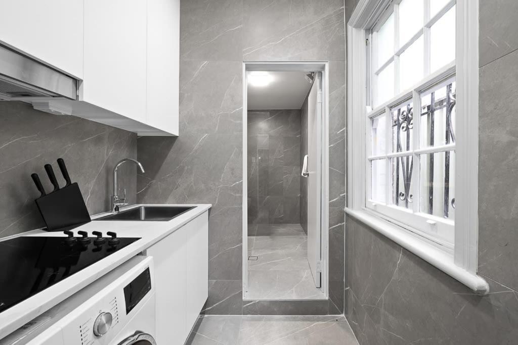 Modern Double - Ac - Seconds To Cbd - Near Uts& Usyd& Darling Harbour& Icc&high Rated Restaurants - Shared Bathroom Guest house