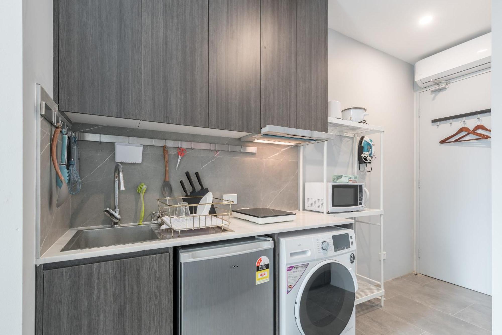 Modern Double - Ac - 1mins To - Nearby Hotspots *