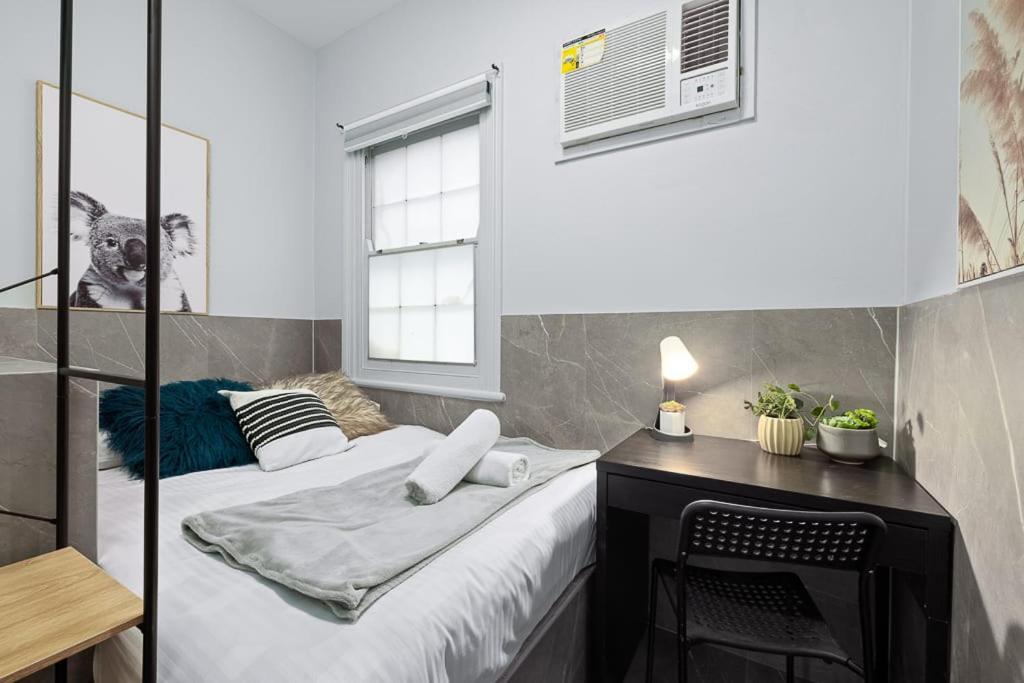 Modern Double - Ac - Seconds To Cbd - Near Uts& Usyd& Darling Harbour& Icc&high Rated Restaurants - Shared Bathroom Guest house