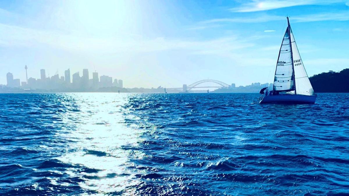 Guest house Stylish Triple - Waterfront - Mins To Station - Shared Bathroom Sydney