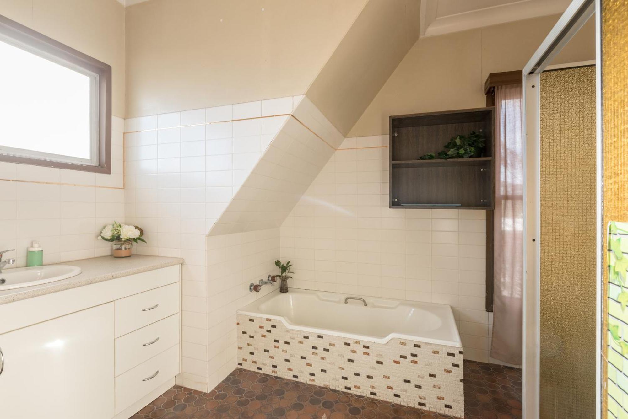 Stylish Triple - Waterfront - Mins To Station - Shared Bathroom Sydney