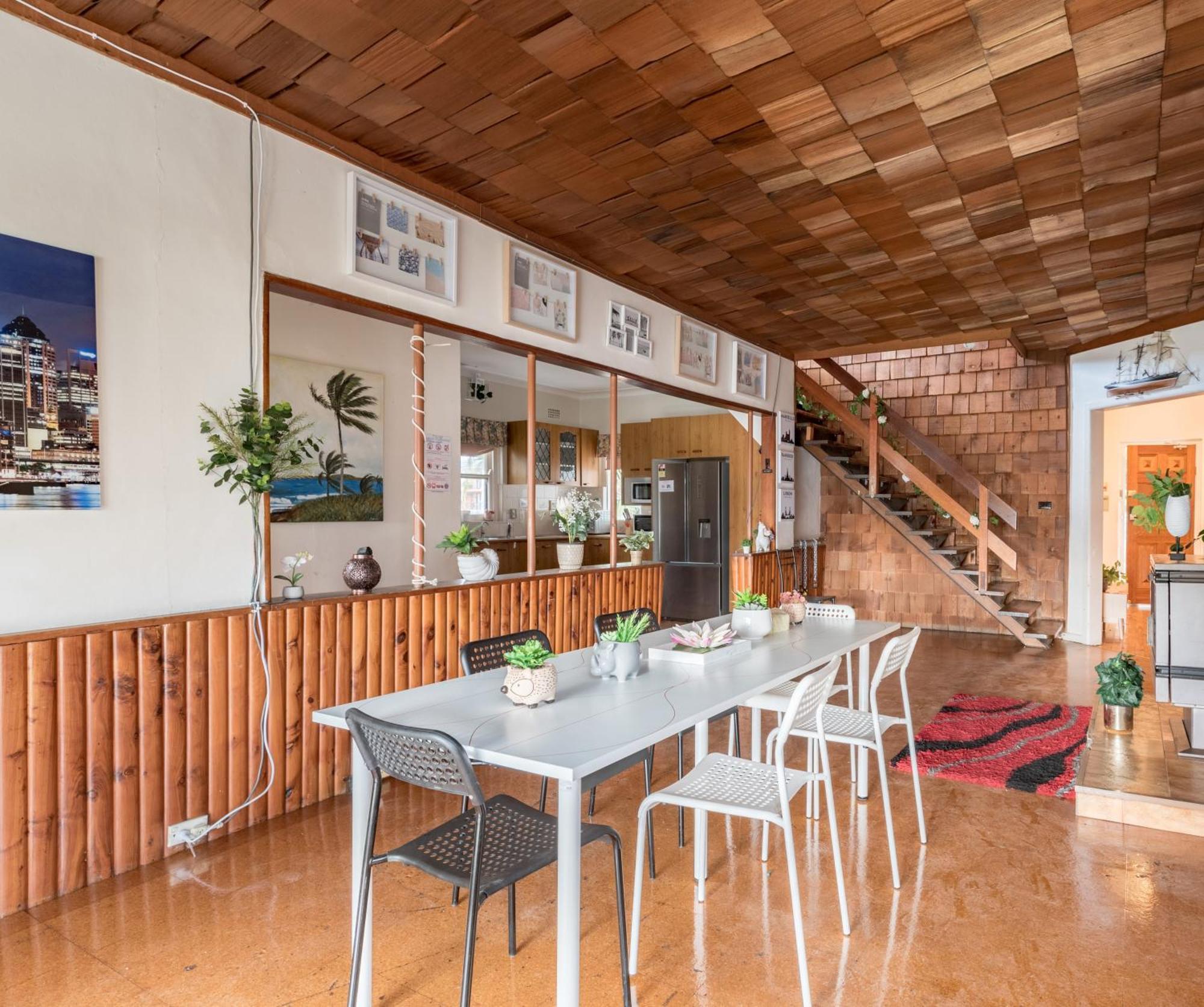 Stylish Triple - Waterfront - Mins To Station - Shared Bathroom *