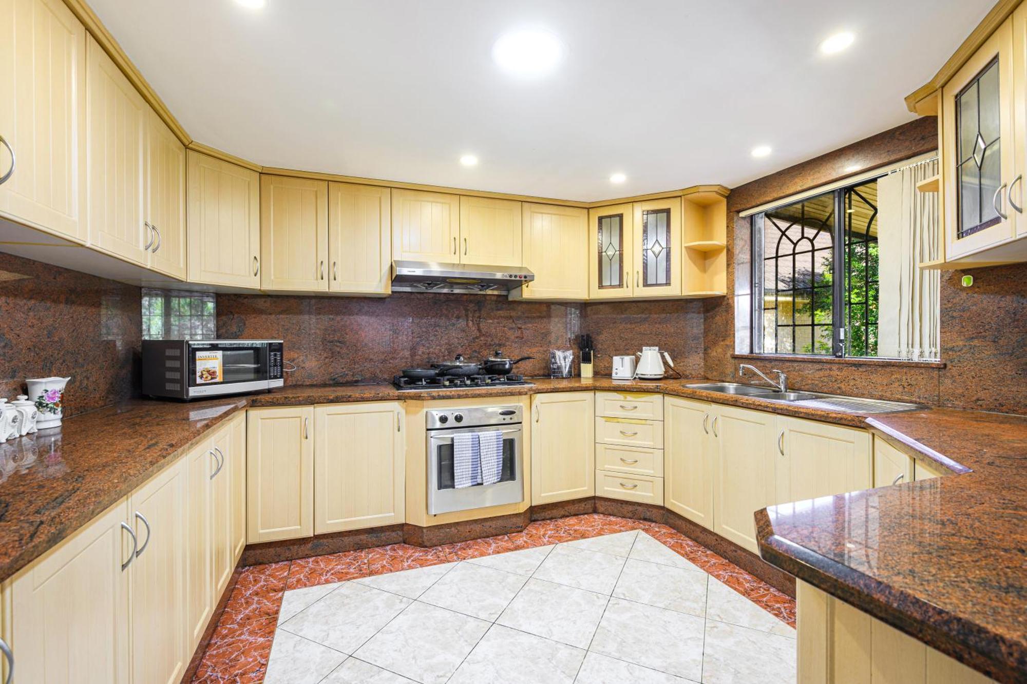 Hurstville Centre 2-level Large House Holiday home Sydney