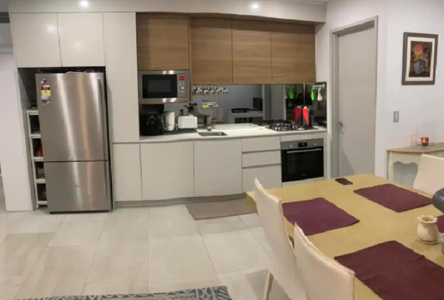 Amazing 1 Bedroom With Large Living & Extra Sleeping Space -up To 5 Ppl Gym Jacuzzi Pool Sauna And Garden With Bbq Sydney