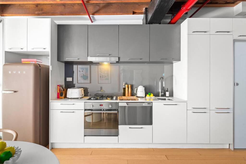 Apartment Quirky Loft By Dreams Sydney