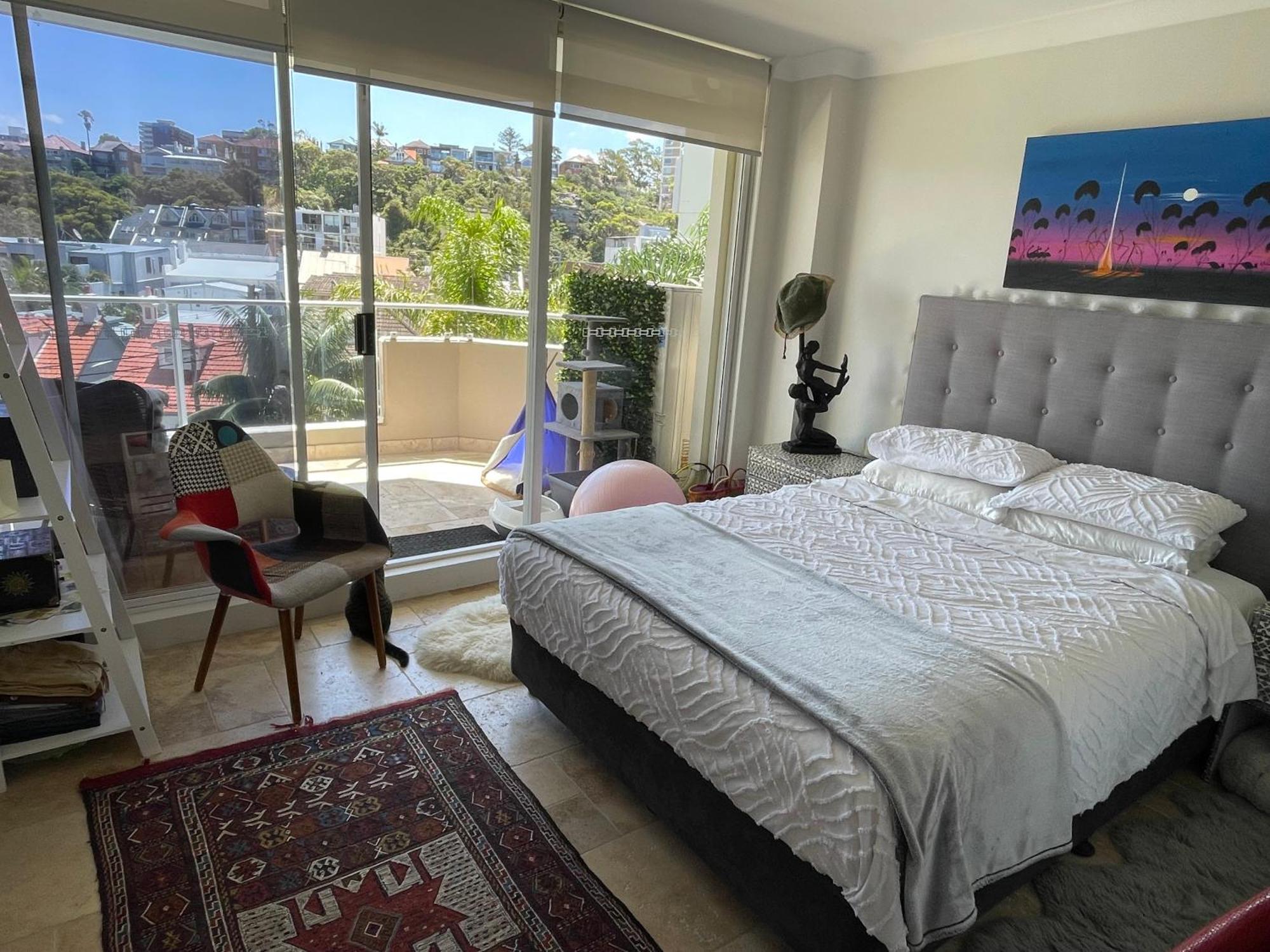 Manly Beachfront Deluxe En-suite *