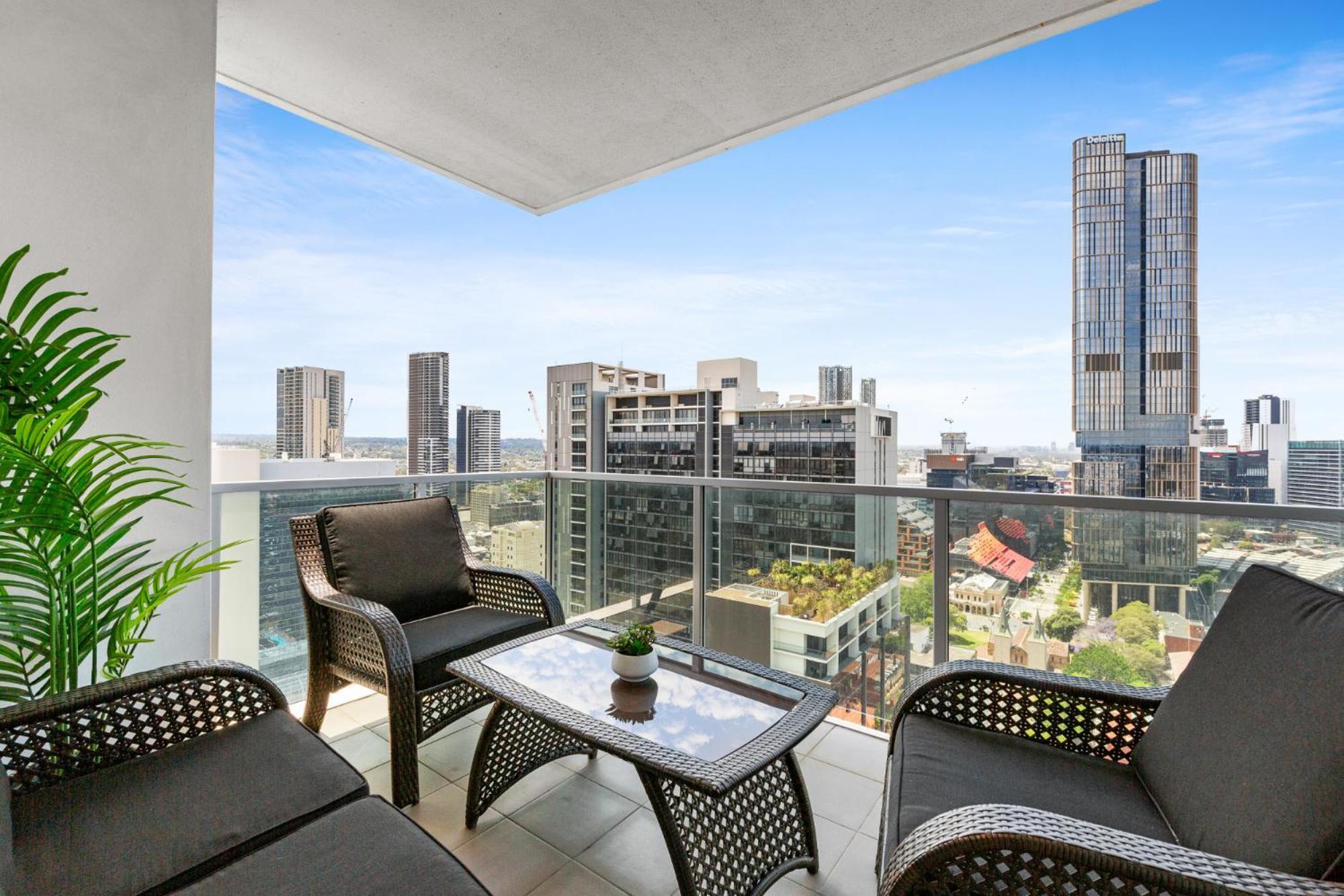2-bed With Parking & Stunning Views *