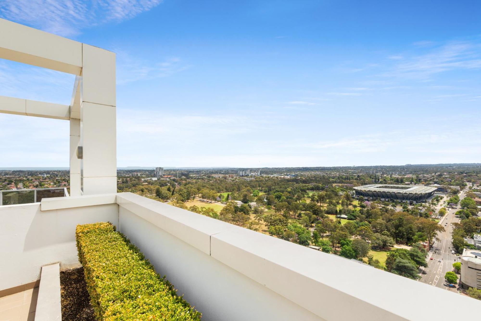 2-bed With Parking & Stunning Views Apartment