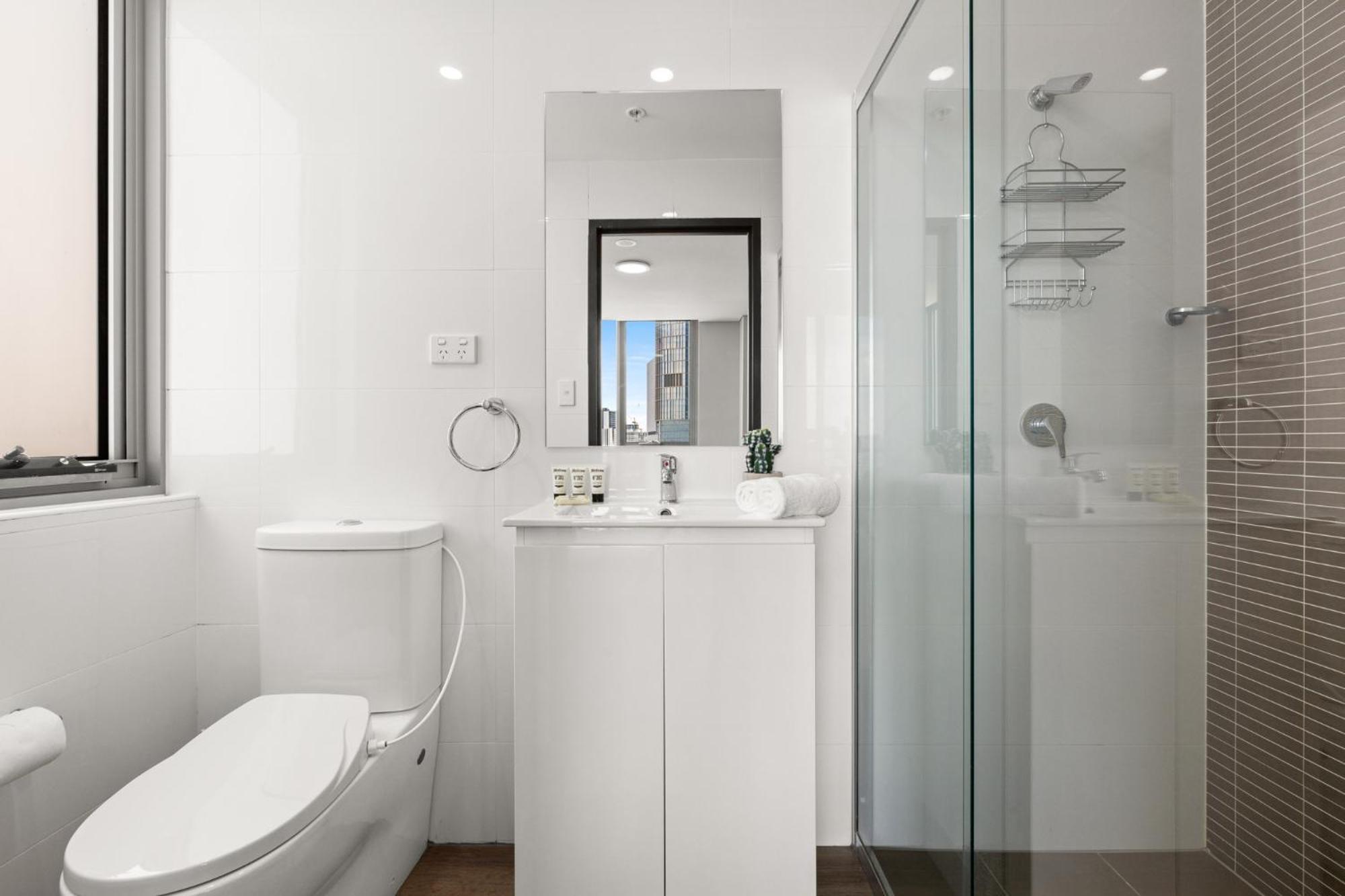 2-bed With Parking & Stunning Views *