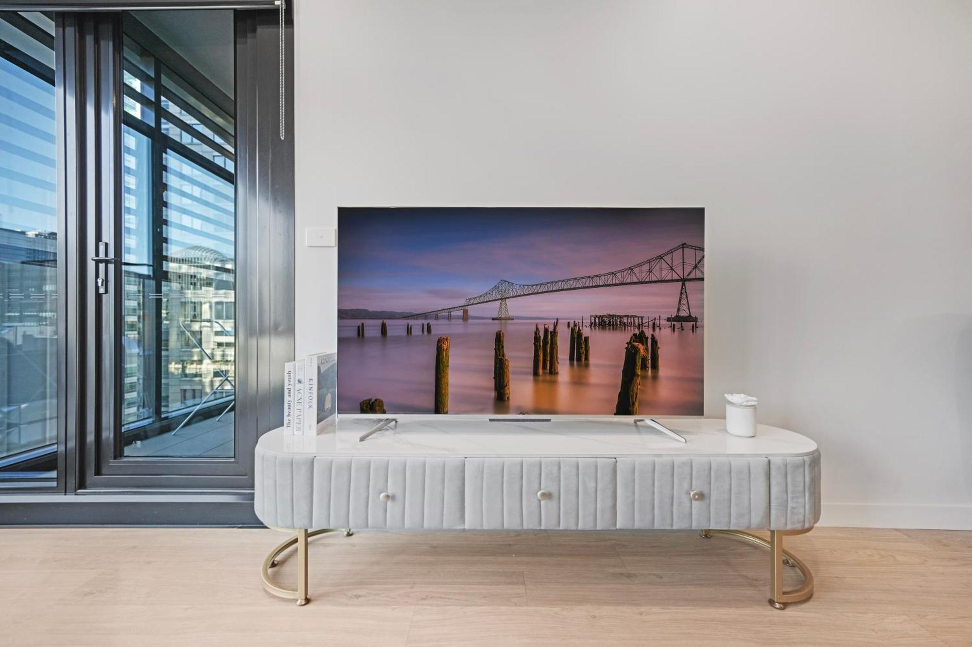 Cbd Center Gem Modern 1-bedroom