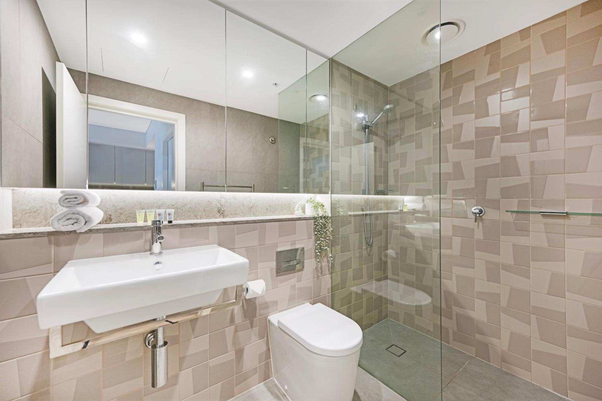 Cbd Center Gem Modern 1-bedroom Apartment *