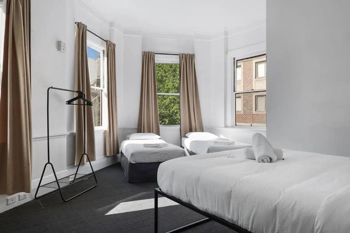 Hotel Venus By The Harbour Budget 3*
