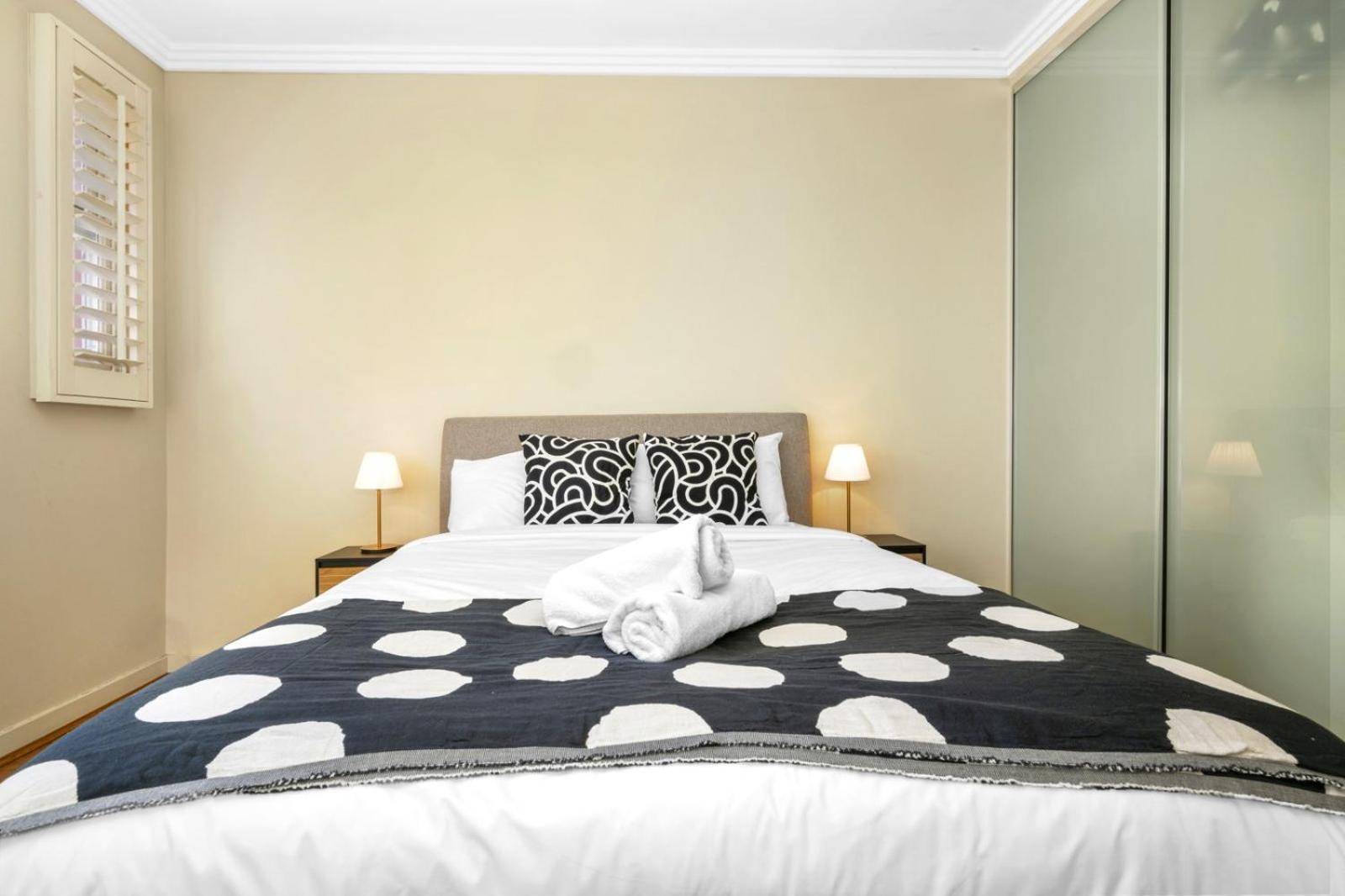 Chatswood 2-level Garden View & 3b2b Apartment Sydney