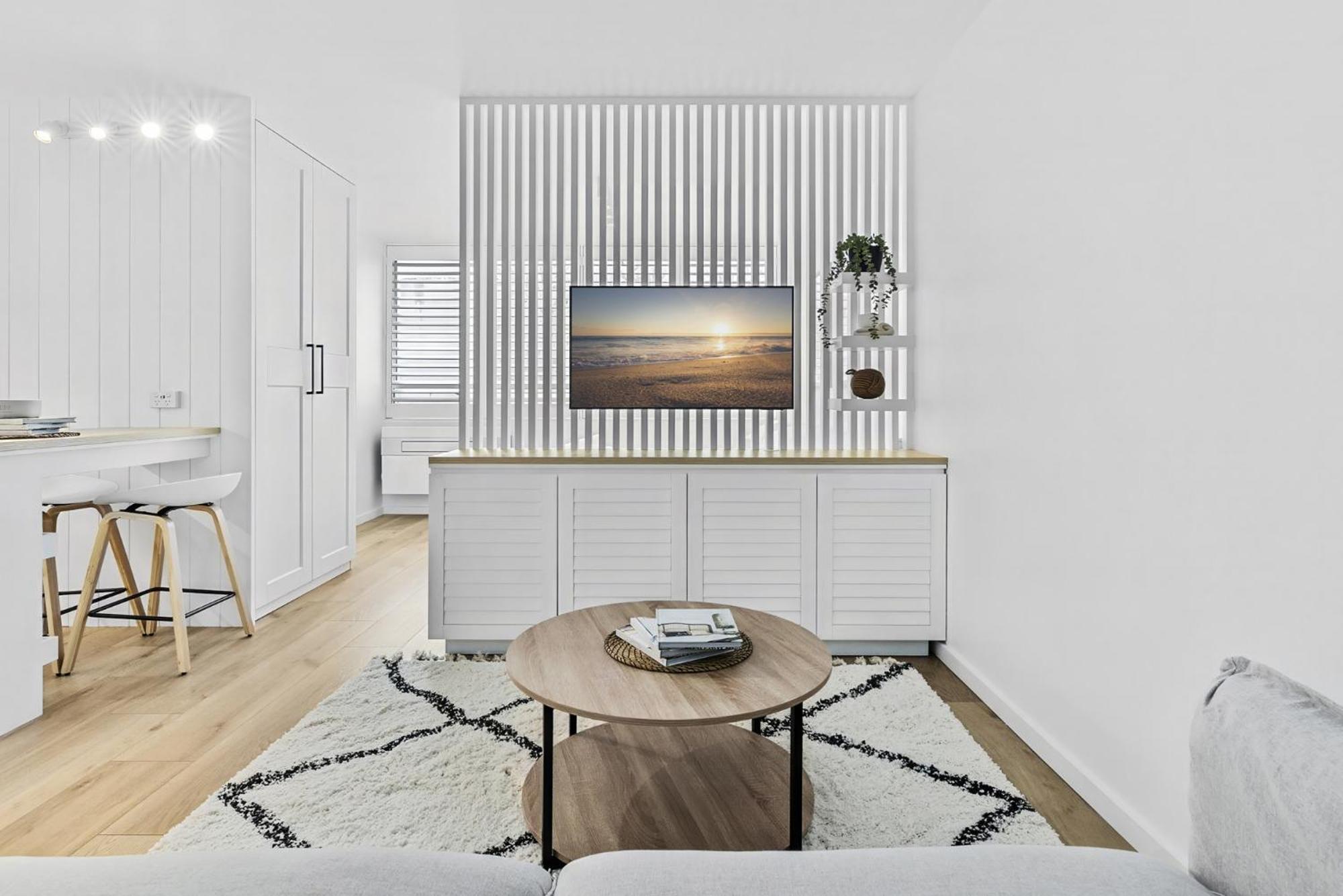 Immaculate 1-bed Chic Bondi Abode With Pool & A/c Sydney
