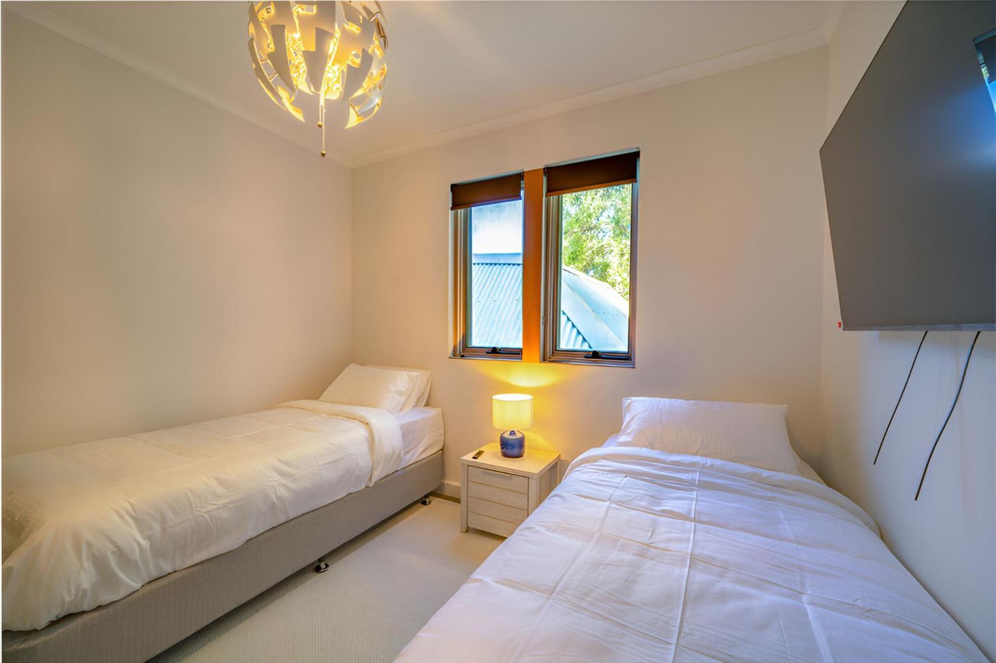 Elegant 3br -bondi Junction & Stunning Skyline Apartment Sydney