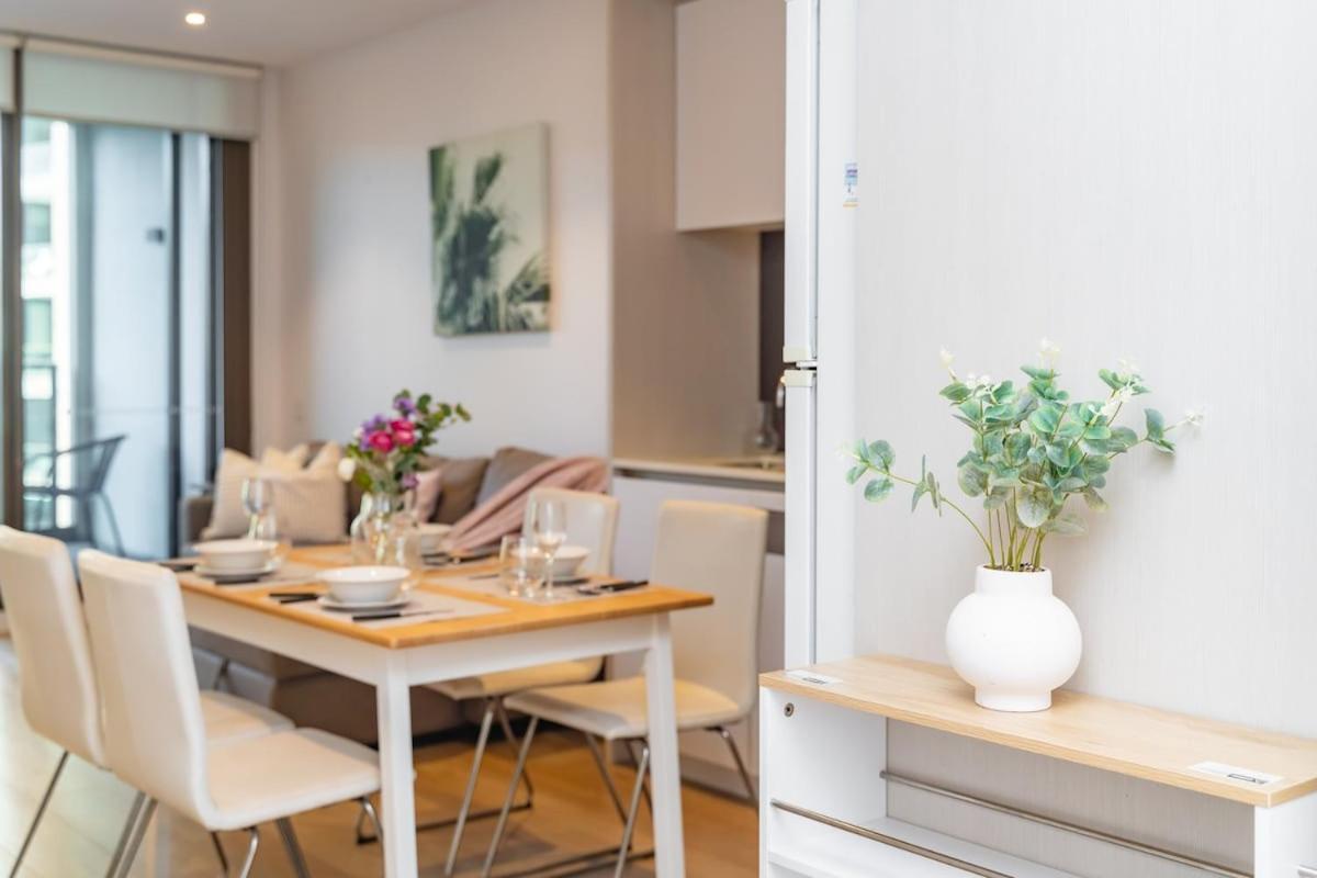 Cbd Lovely 2br With Pool Bbq Chinatown Icc Apartment Sydney
