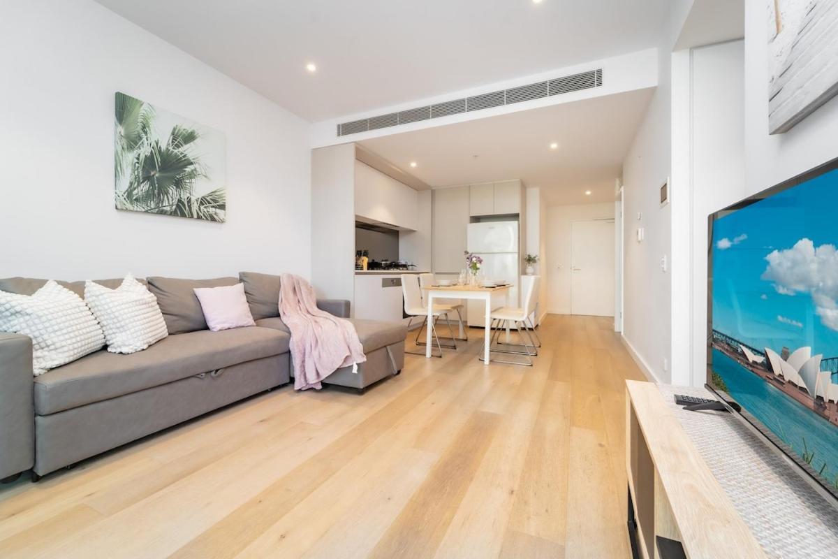Cbd Lovely 2br With Pool Bbq Chinatown Icc Sydney