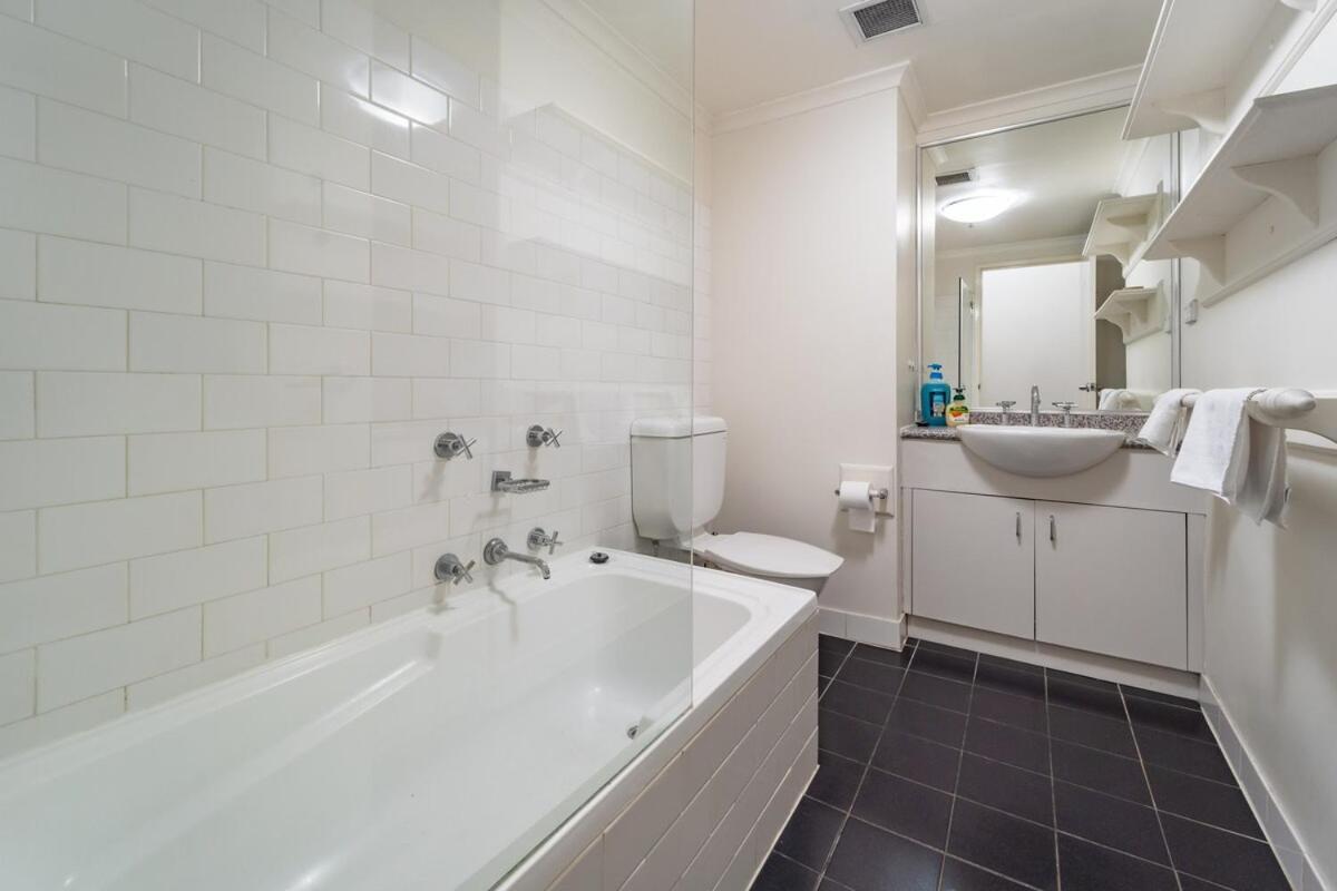 Cbd 1br With Pool Gym By Icc Chinatown *