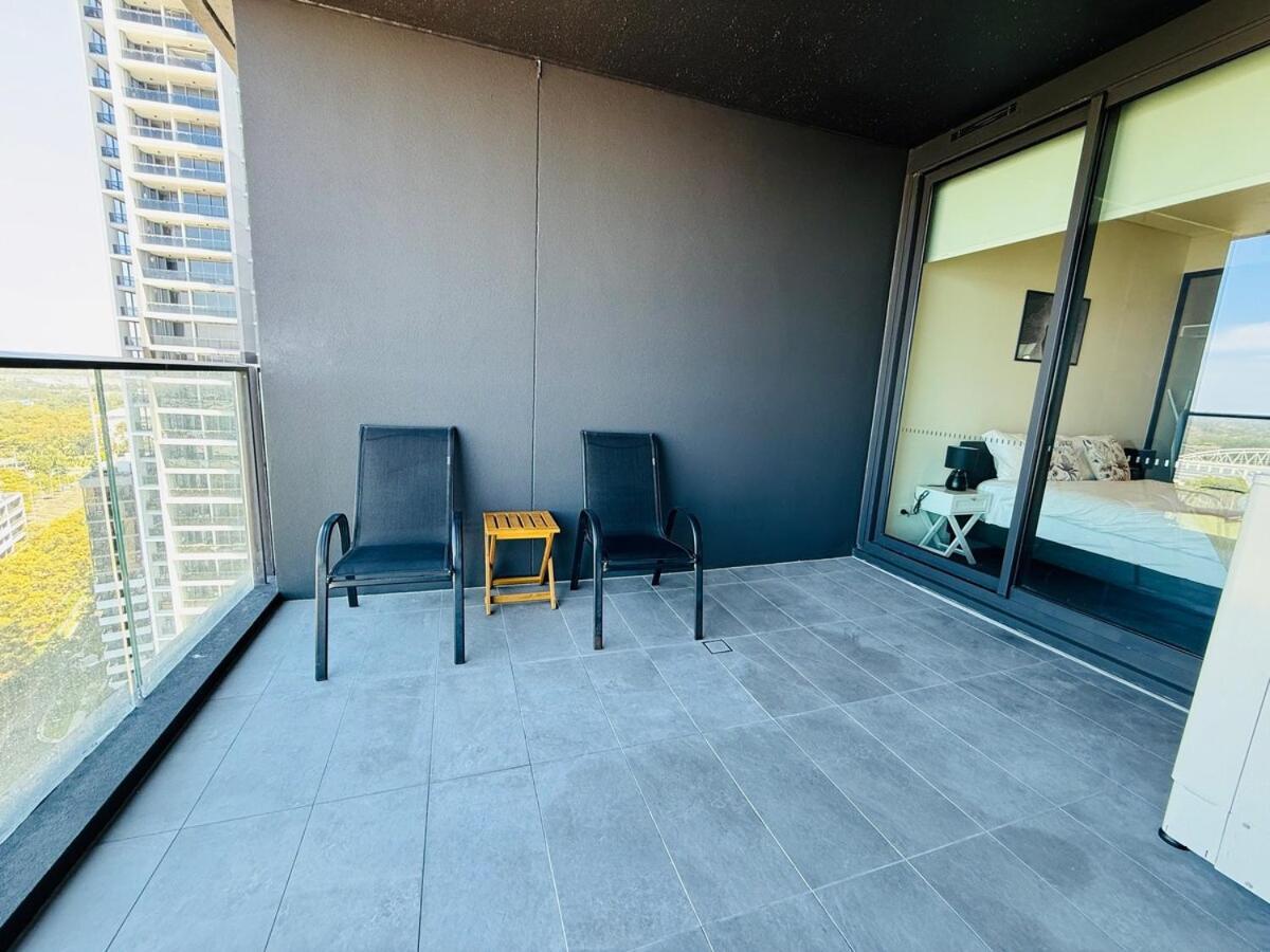 New Olympic Park 3beds -parking, Pool, Gym 21 Apartment *