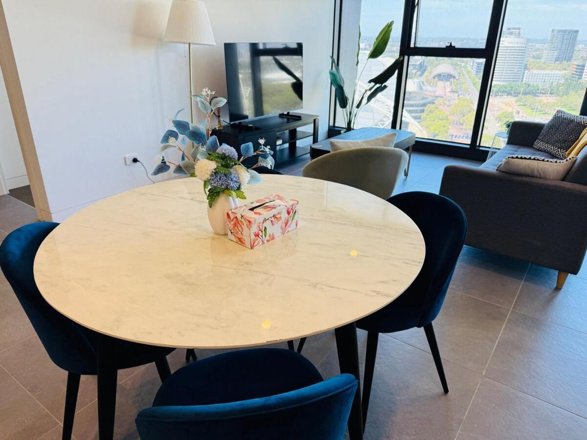 Apartment New Olympic Park 3beds -parking, Pool, Gym 21 *