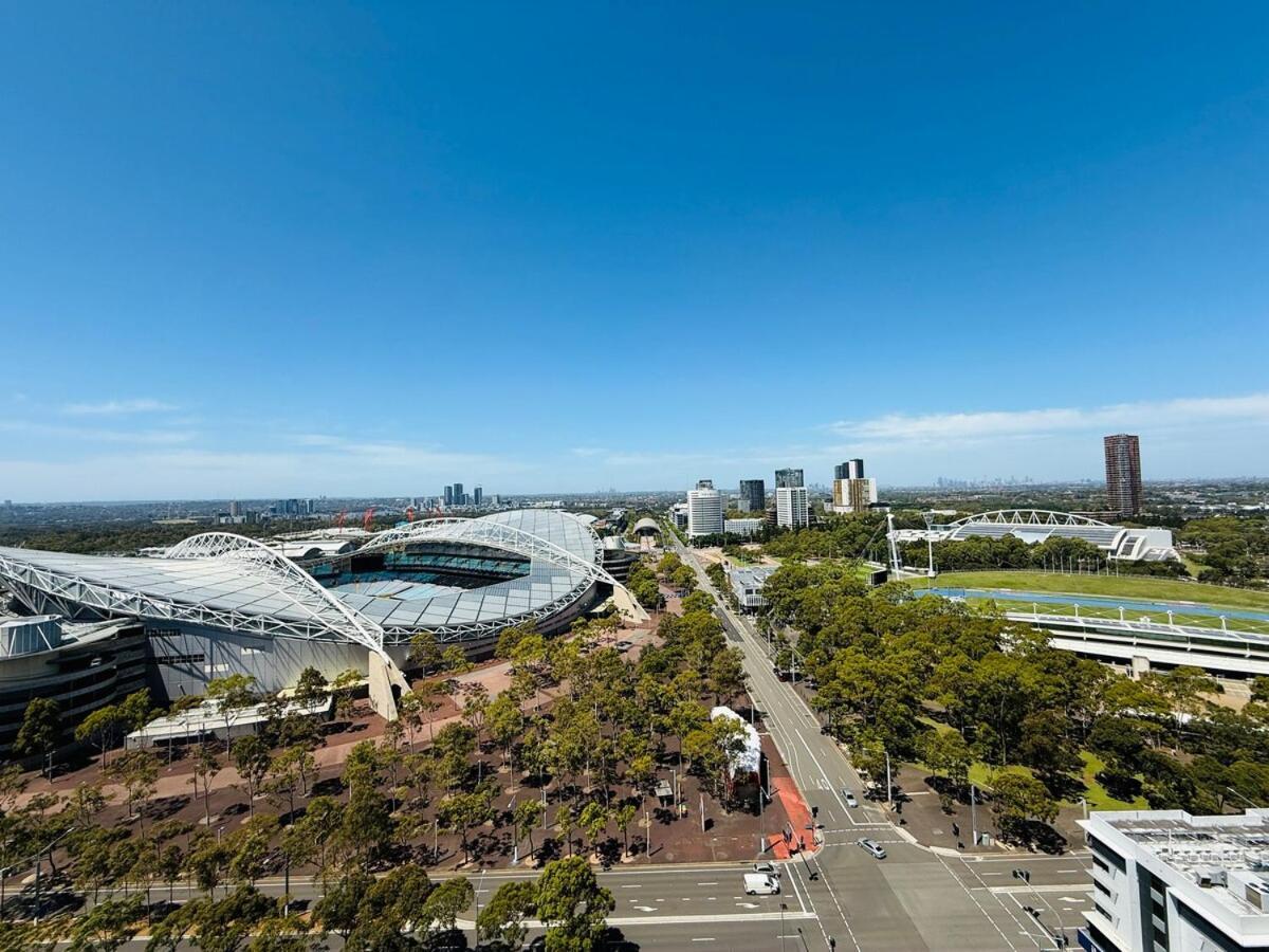 New Olympic Park 3beds -parking, Pool, Gym 21 Sydney