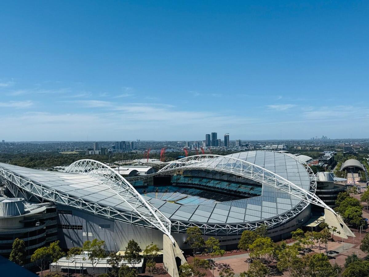 New Olympic Park 3beds -parking, Pool, Gym 21 Sydney