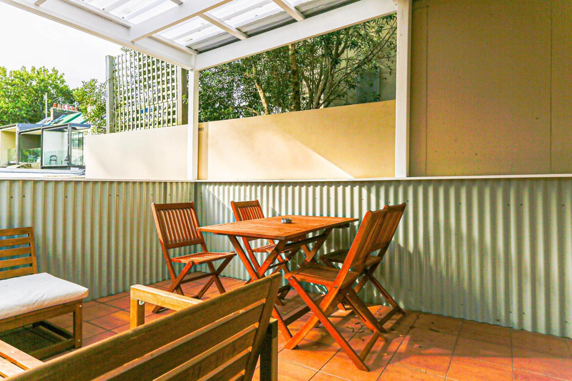 Elegant 1 Bedroom With Balcony Surry Hills Apartment *