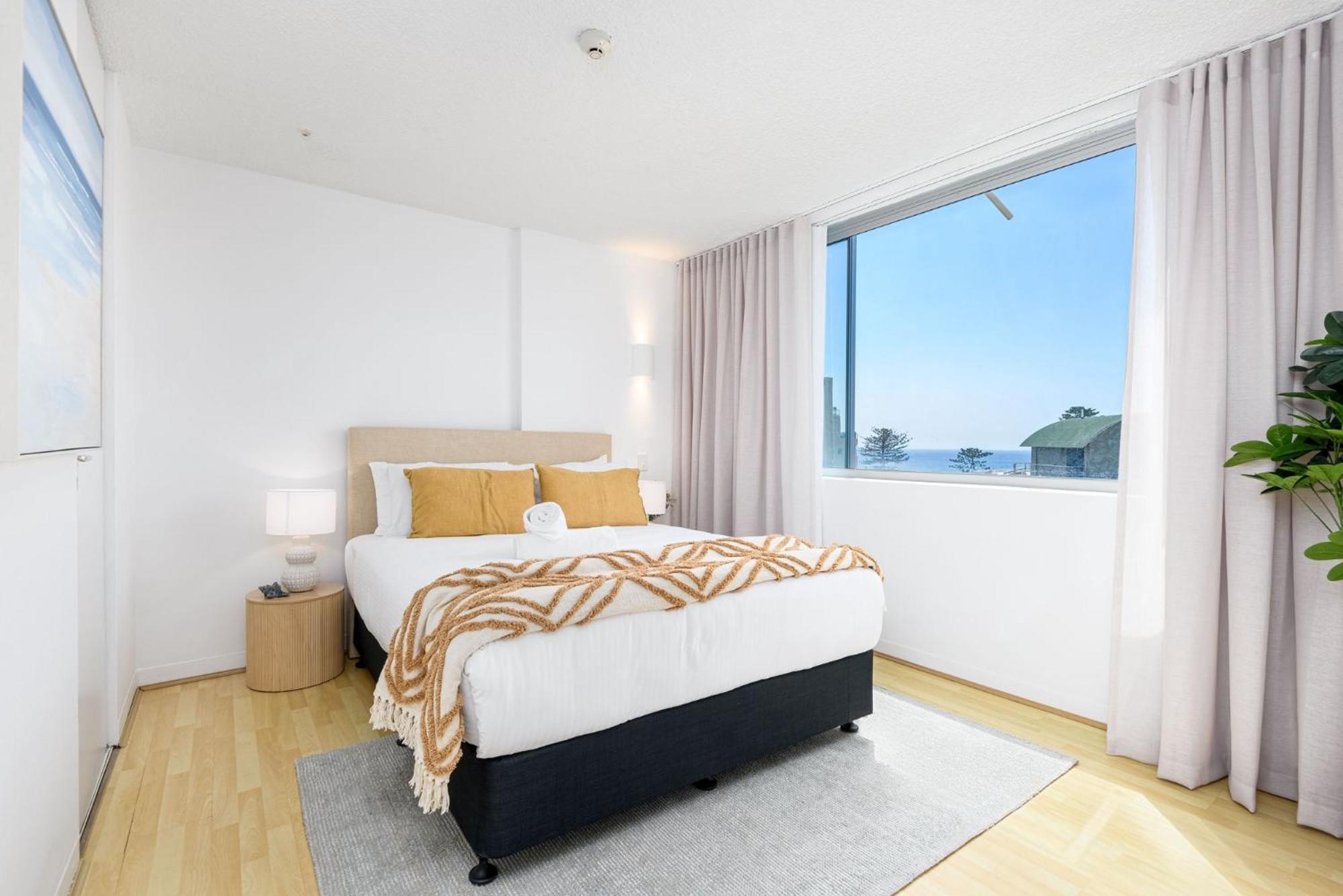 Apartment Beachside Unit In The Heart Of Manly-ocean Views Sydney