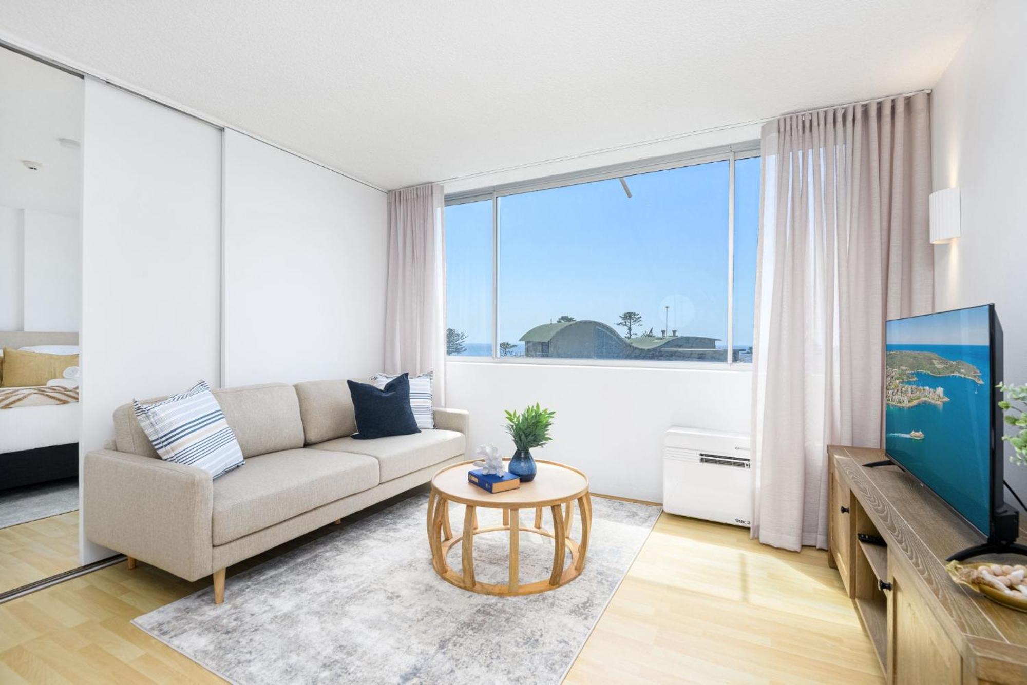 Beachside Unit In The Heart Of Manly-ocean Views *