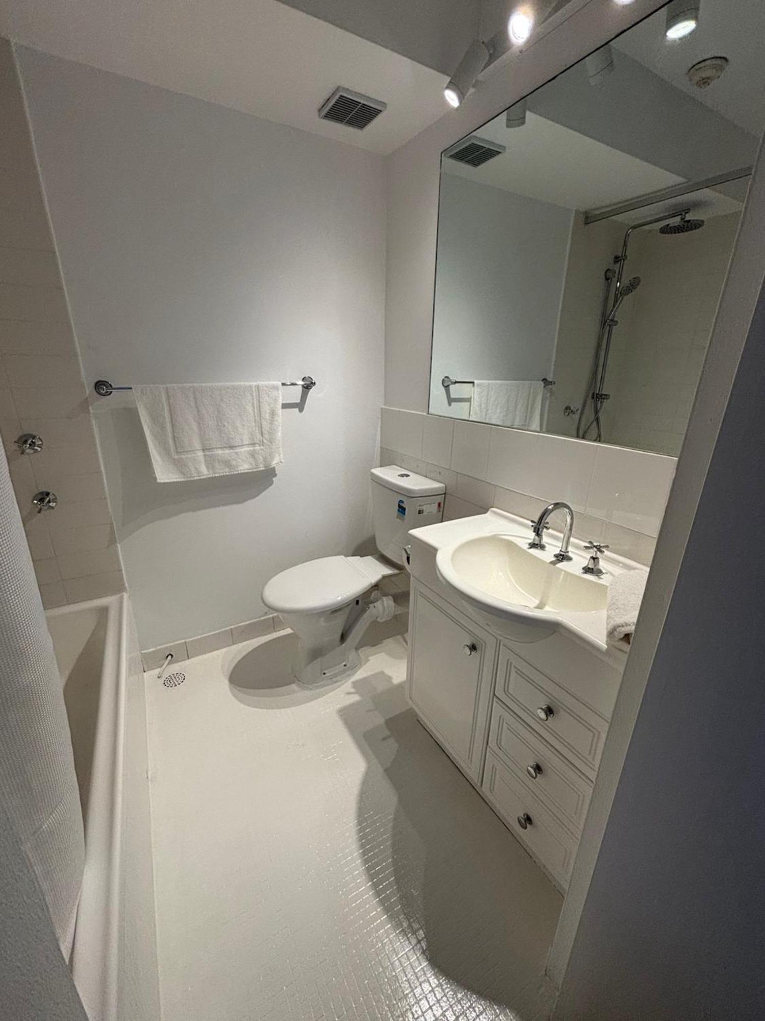 Beachside Unit In The Heart Of Manly-ocean Views * Sydney