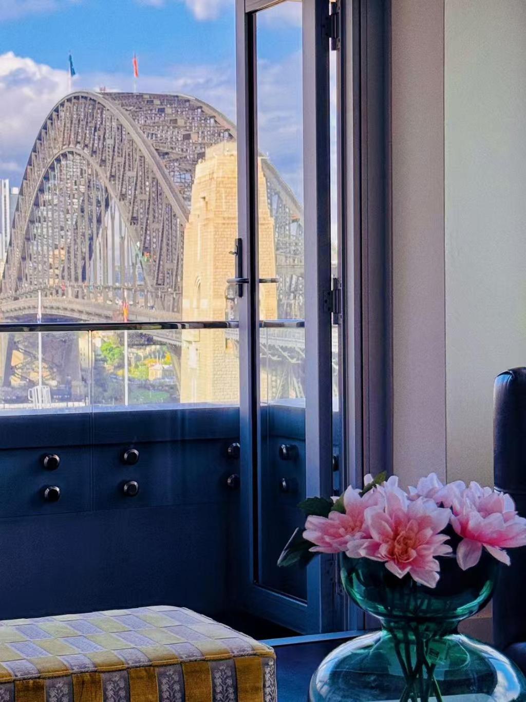 Sydney Harbour And Cbd View Penthouse With Free Parking Apartment Sydney