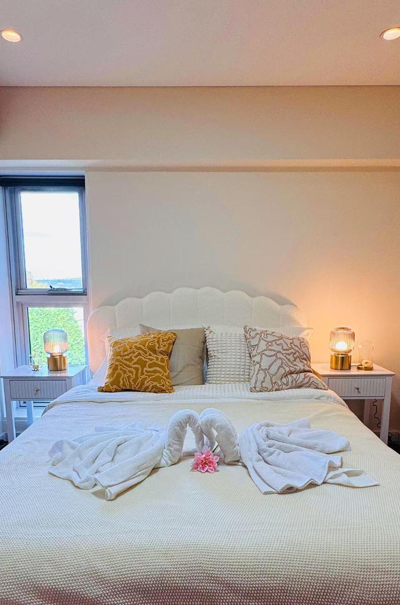 Sydney Harbour And Cbd View Penthouse With Free Parking
