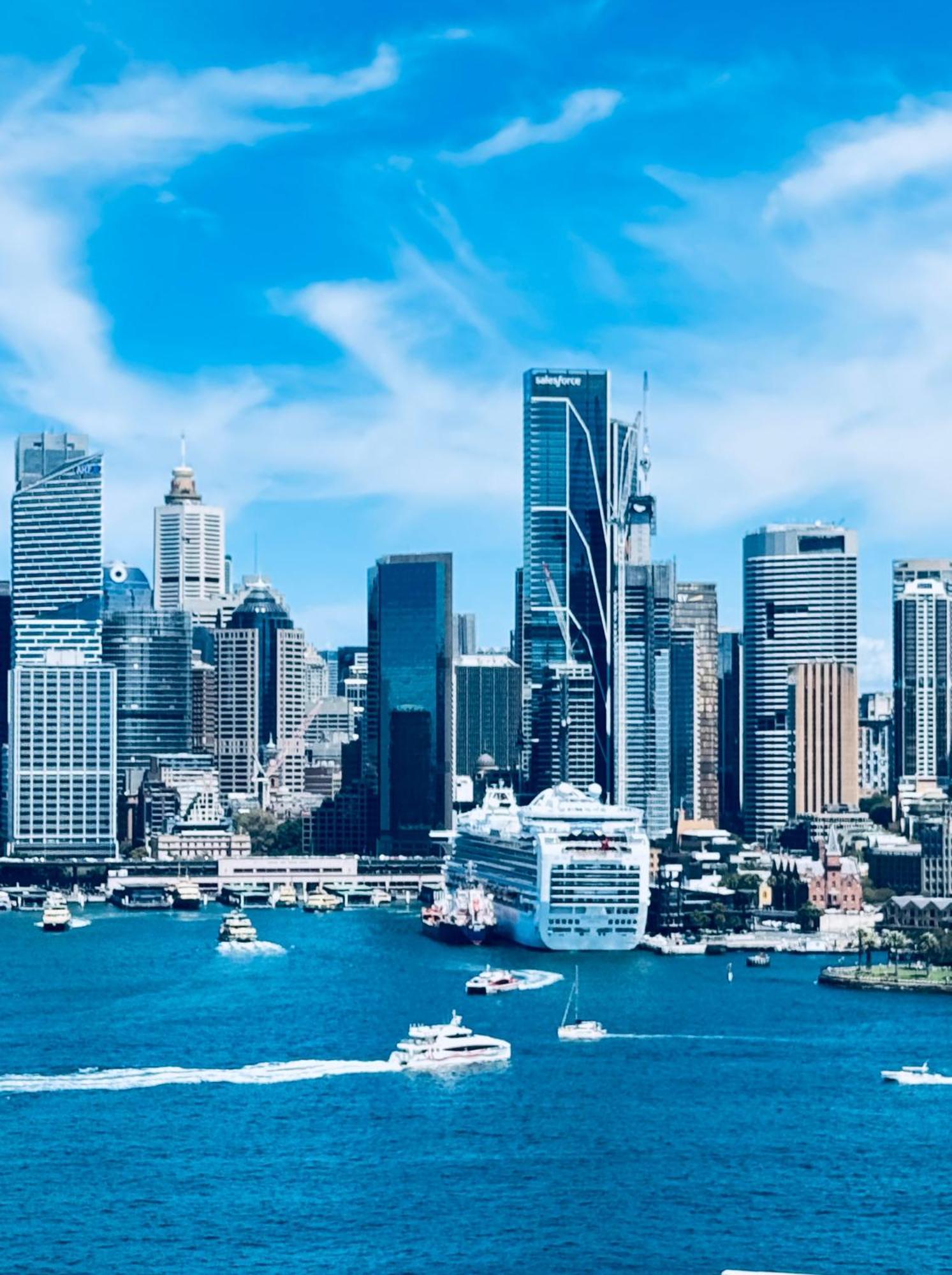 Sydney Harbour And Cbd View Penthouse With Free Parking Apartment Sydney