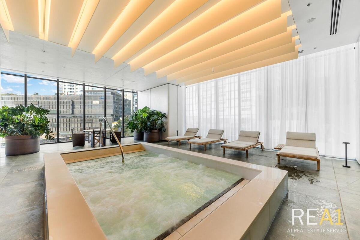 High-level 2b Stunning Water Views In Barangaroo Sydney