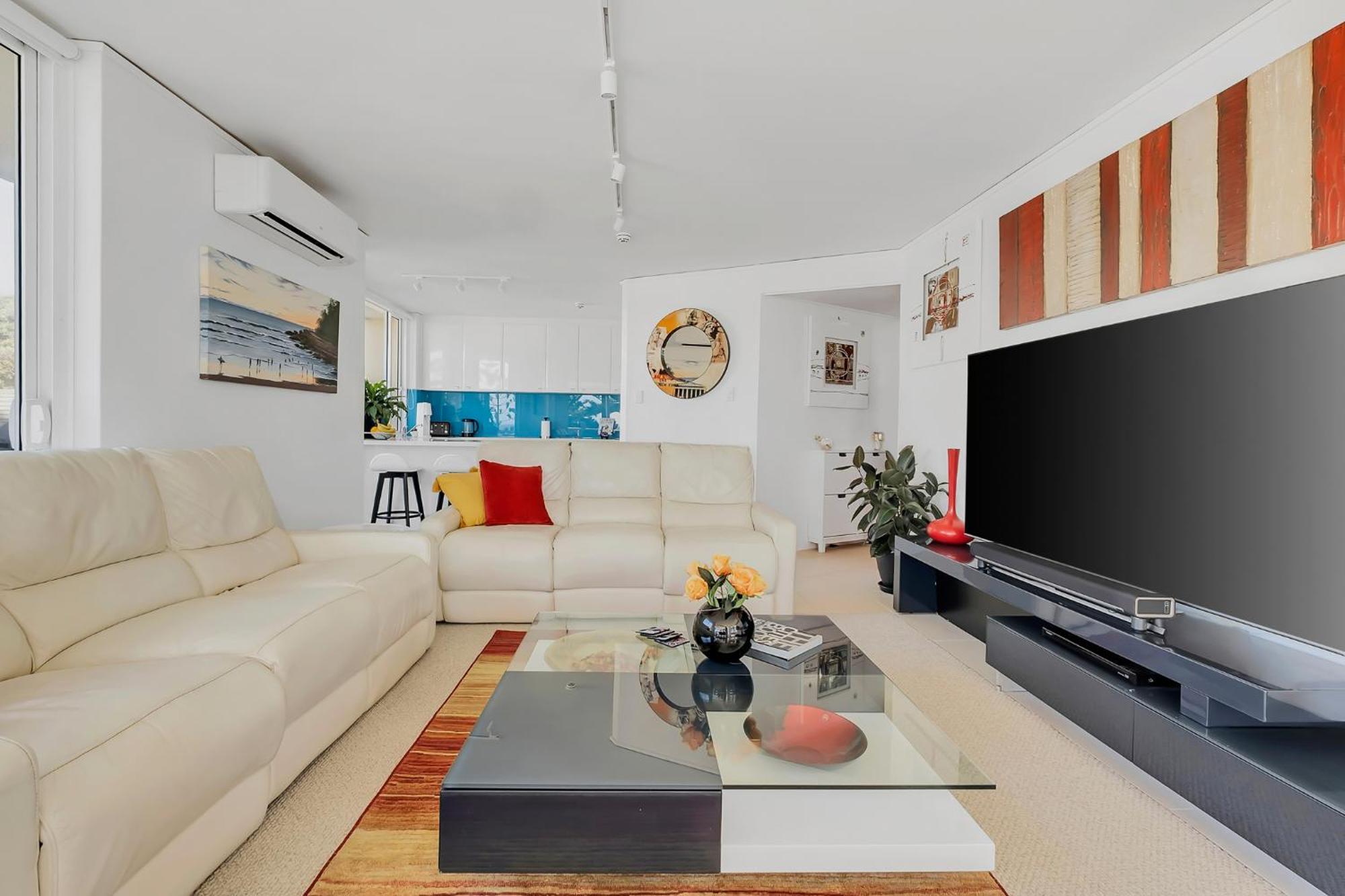 Apartment Unbeatable Beachfront Views 3 Mins Walk To Corso *