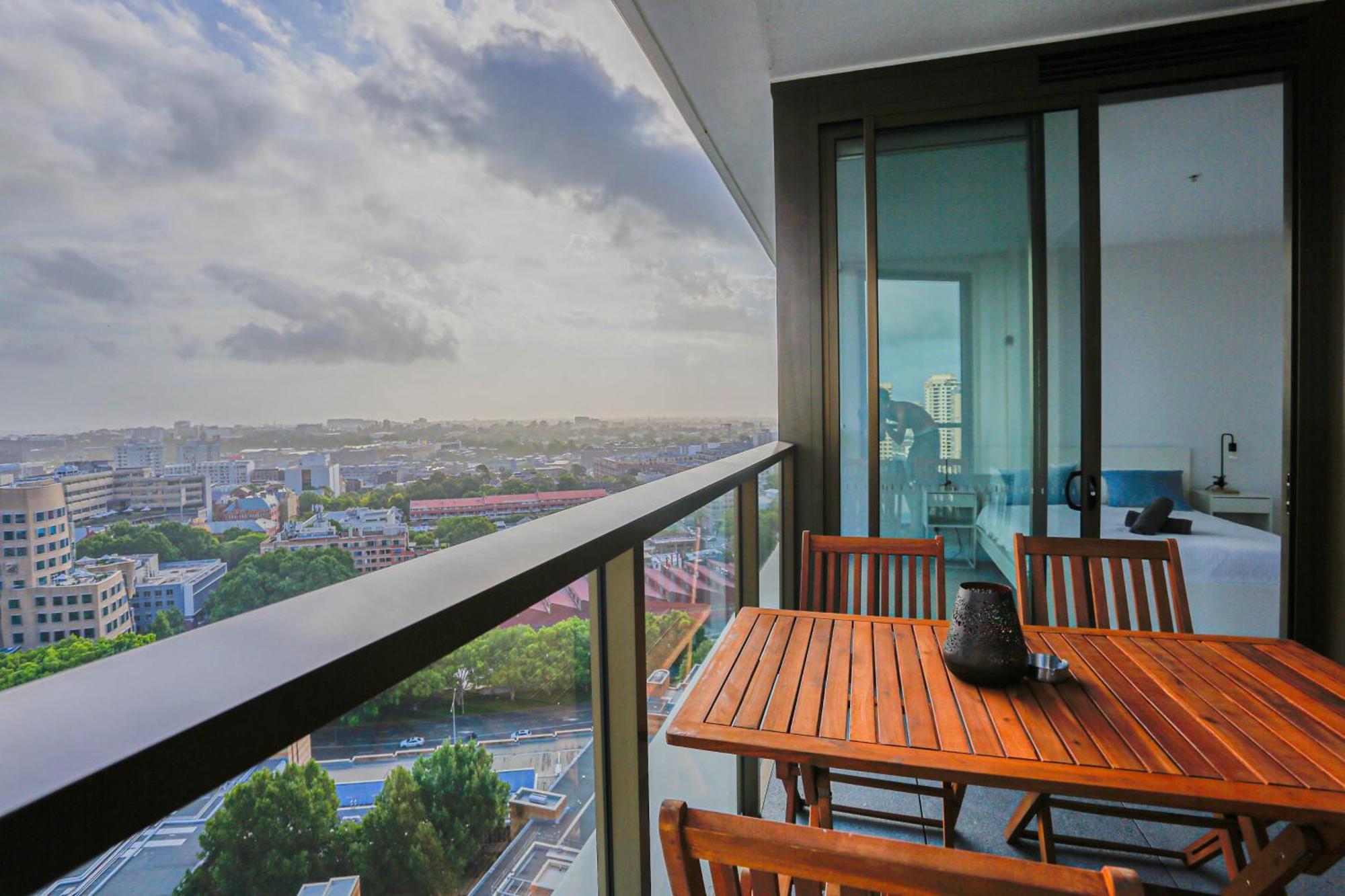 Cozy 2 Bedroom Darling Square With Balcony *