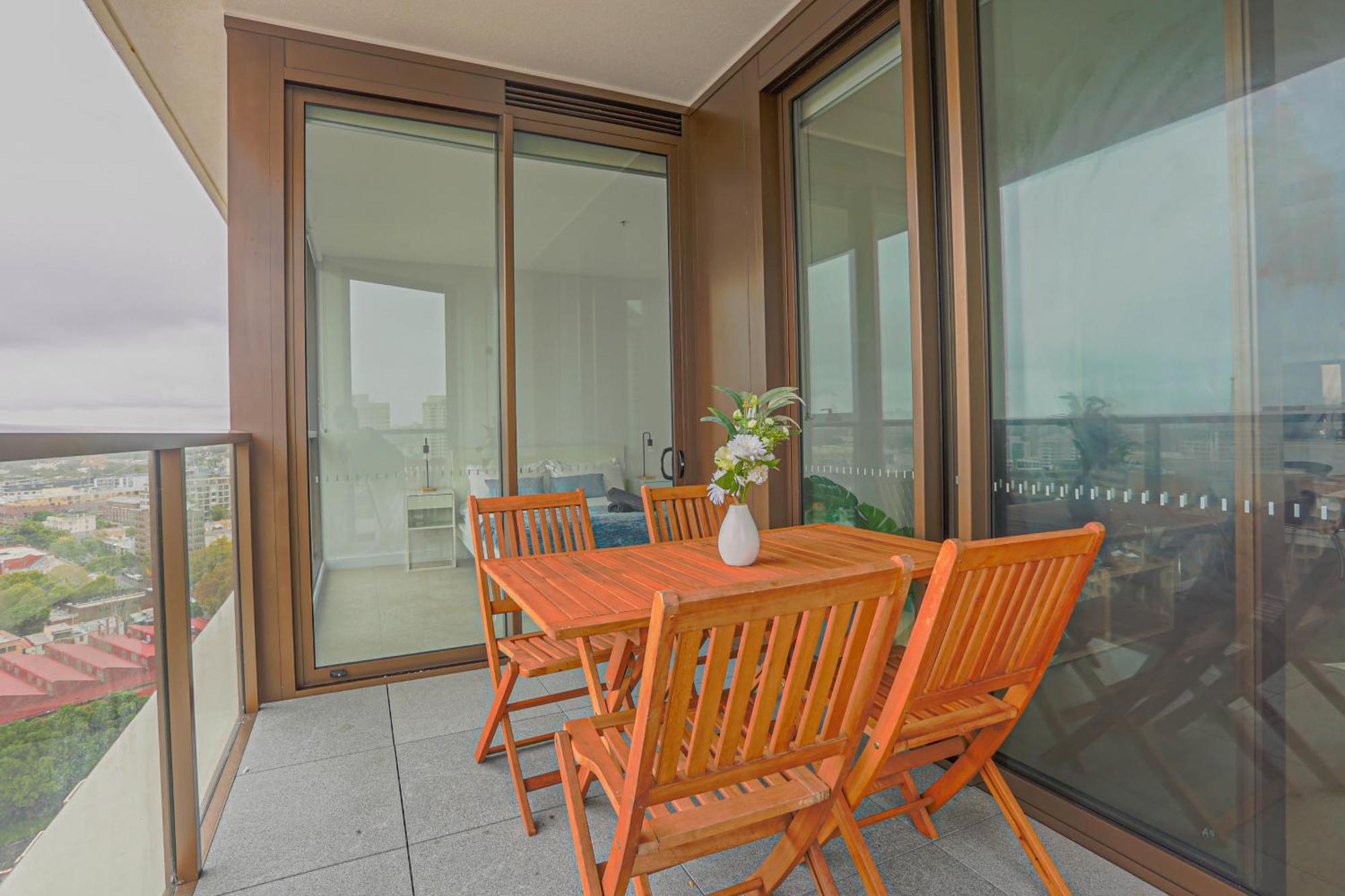 Cozy 2 Bedroom Darling Square With Balcony Sydney