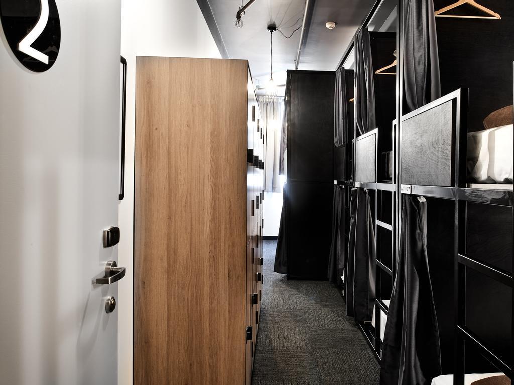 Capsule hotel The Pod 2*