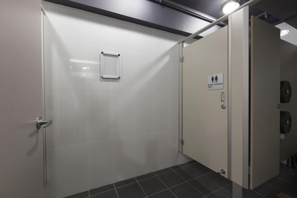 The Pod Capsule hotel 2*