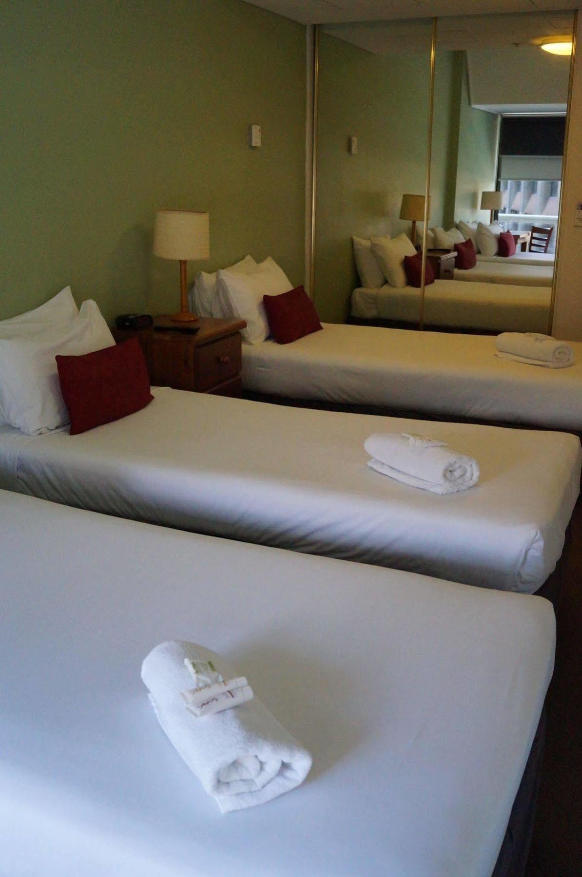 Hotel Song