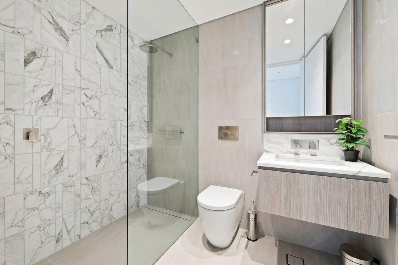 Apartment Ultra Modern Brand New Cbd View Sydney