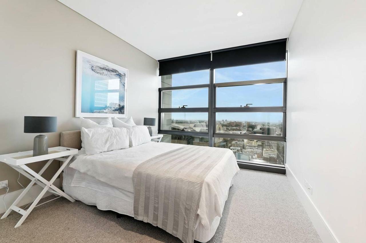 Ultra Modern Brand New Cbd View Apartment *